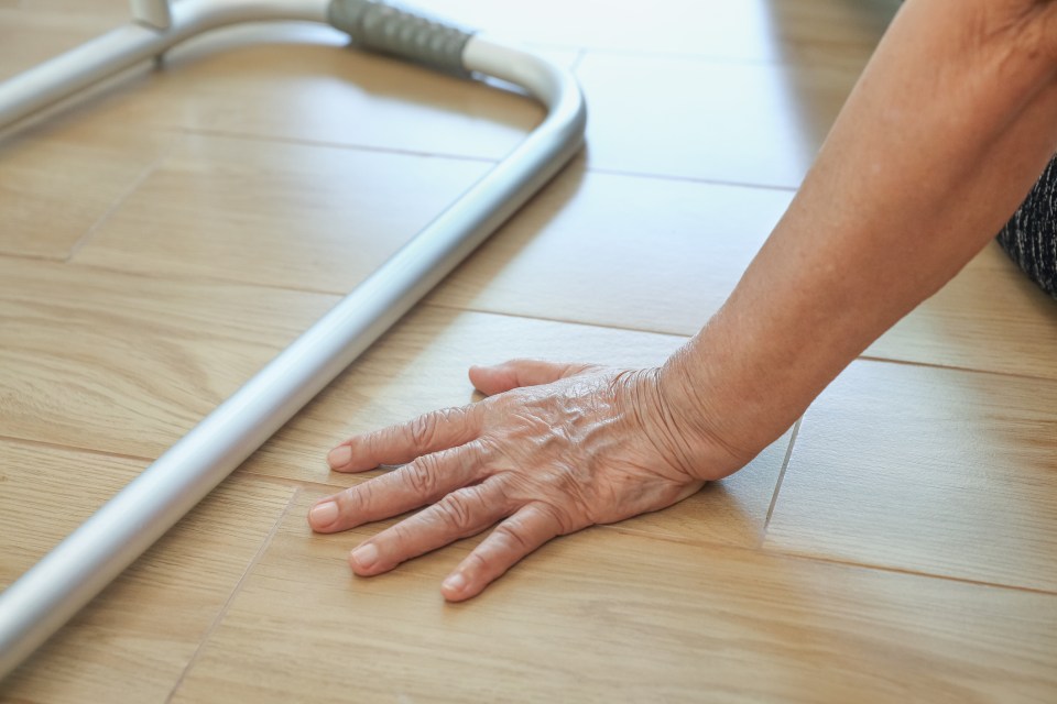 balance exercises for seniors to reduce falls